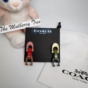 Pendientes colgantes Coach CB446 gruesos de firma con logotipo multicolor dorado nuevos con etiquetas $115 - Imagen 1 de 8