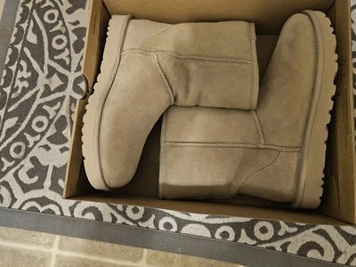 Bota UGG Classic Short II para mujer talla 8 Foto 1 de 4