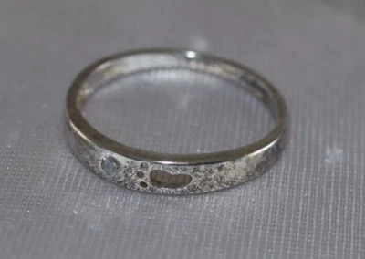 Super cute sterling silver foot print ring with rhinestone size 8 unisex - Image 1 of 4