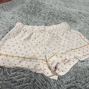 VICTORIAS SECRET Pajama Sleepwear Shorts Satin - Medium - Picture 1 of 7