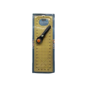 Fiskars Rotary Cutting Set 45mm Cutter & 6x9 Mat Sewing Quilting 2-Piece Craft - Picture 1 of 4
