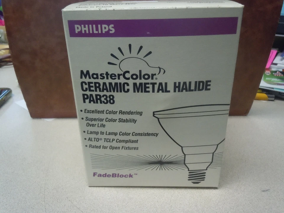 Philips 90w PAR38 SP15 E26 Cool White 400 Master Color CDM HID Light Bulb - Image 1 of 4