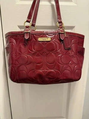 Bolso de Hombro Coach Mediano Cuero Rojo ¡Excelente Estado! Foto 1 de 4