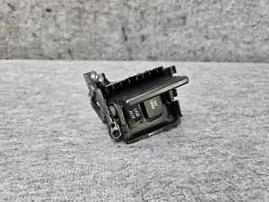 ADAPTER STEREO JACK OUTLET ASSEMBLY LEXUS 10-13 CT200h LS600h OEM - Picture 1 of 5