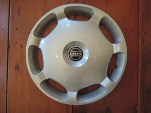 VOLVO Used 15" WHEEL COVER 9157510 / 30639936 1998-2007 Volvo S60 S70 S80 - Picture 1 of 10