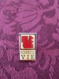 Pin's Pins Pin Enamel 18  Caisse D'épargne "ÉCUREUIL VIE"  - Picture 1 of 3