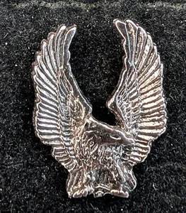 Alfiler grande vintage águila tono plata solapa o sombrero talla 1-1/4" por 7/8" de ancho. - Imagen 1 de 1