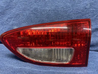 2006 2007 斯巴鲁 B9 Tribeca 右侧内尾灯 — 第 1/2 张图片