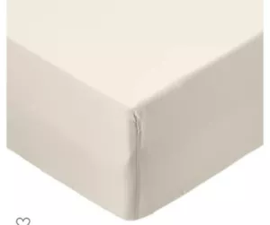 Hoja ajustada de microfibra Amazon Basics, talla única, beige - Imagen 1 de 4
