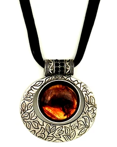 lia sophia 'Desert Bloom' Amber/Brown Silver Tone Pendant Black Cord Necklace - Picture 1 of 3