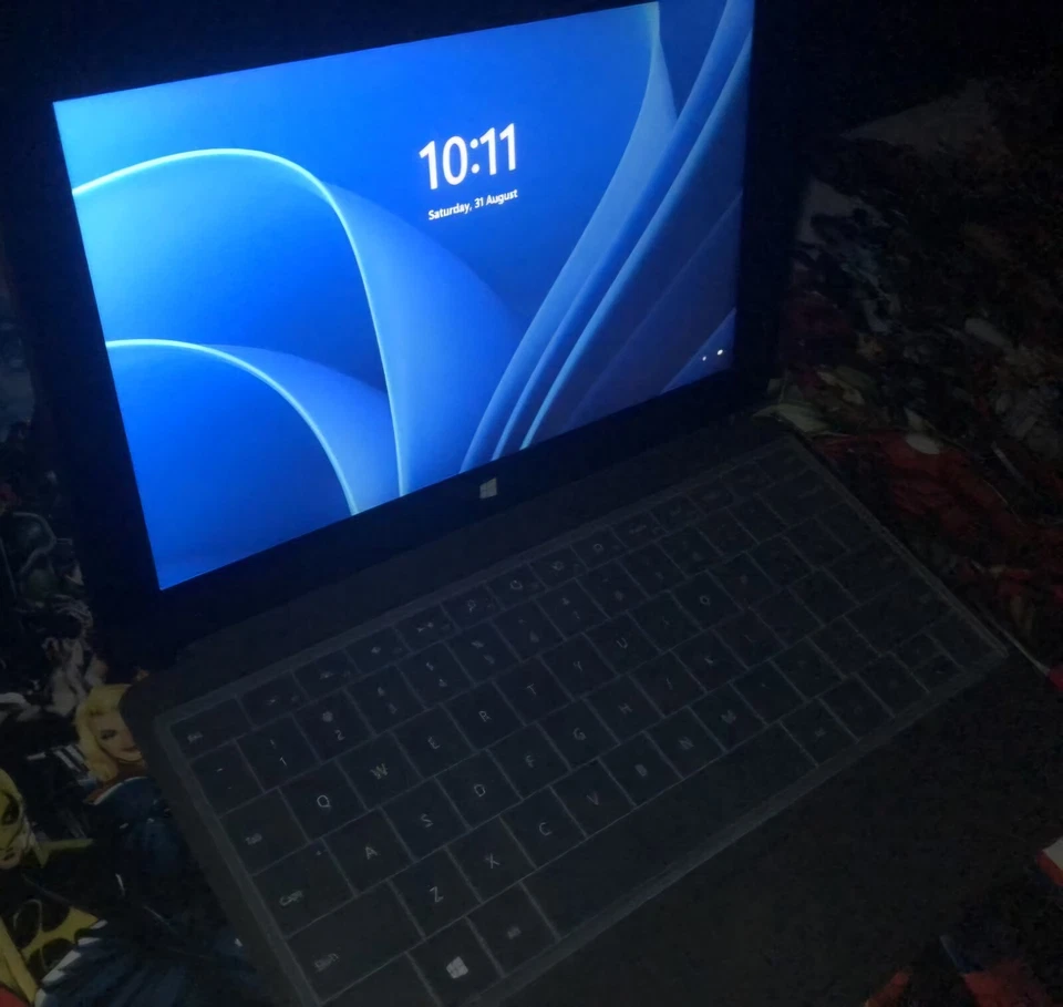 Microsoft Surface Pro 2 i5- 4200U @ 1.60GHz 2.30GHz 8GB Ram 512GB SSD Win11 Educ - Image 1 of 4