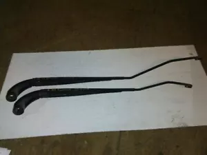 Par de brazos limpiaparabrisas para Ford Taurus 2003 - Imagen 1 de 4