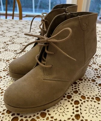 Botas femininas Merina~Desert wedge camurça com cadarço 8,5 bege acastanhado - Imagem 1 de 4