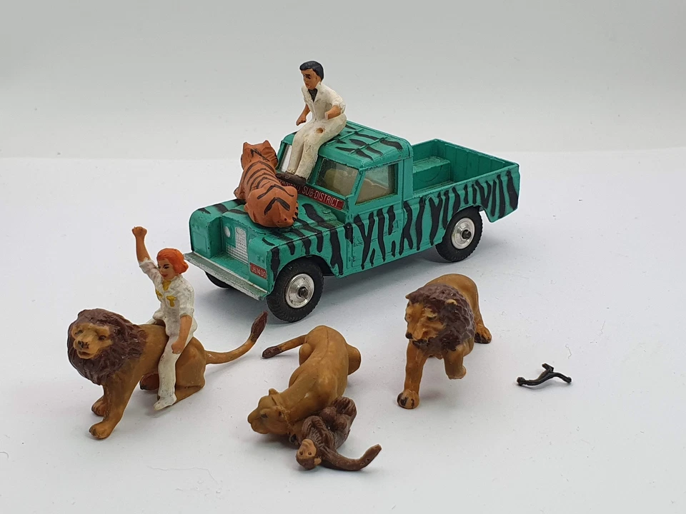 Ensemble Land Rover 109 Daktari jouets Corgi 1/43 - Photo 1/4