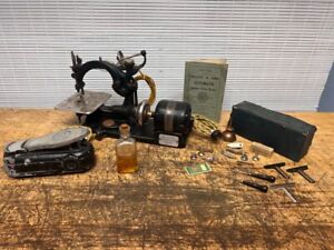 c1900 WILLCOX & GIBBS NOISELESS AUTOMATIC SEWING MACHINE WORKING ATTACHMENTS