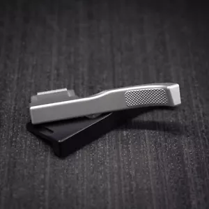 Diamond-shaped Aluminum Alloy Camera Hot Shoe Thumb Up HandGrip For Leica D-LUX8 - Picture 1 of 24