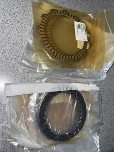 GENUINE TRIUMPH CLUTCH DISC KIT T1171049 SPRINT SPEED TRIPLE TIGER 1050 - Picture 1 of 5