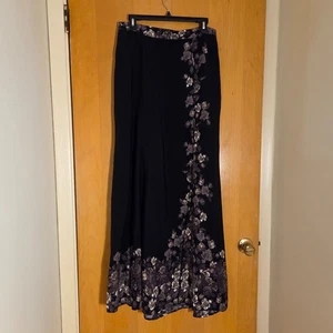 Free People Maxirock Damen 12 schwarz Blumen Seitenschlitz Krepp Boho Hippie LESEN - Bild 1 von 11