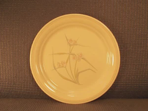 "Plato de almuerzo Corning Corelle patrón estanque de resorte 8 1/2" - Imagen 1 de 3