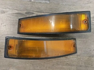GEO Storm GSI Front Lt & Rt Amber Marker Lights OEM - Picture 1 of 8
