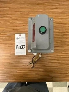 C1D1 switch LARSON ELECTRONICS EPS-PB10-MS-AT-V1-05-DE-NO-GRN  600VAC 10A - Picture 1 of 4