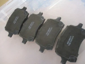 Disc Brake Pad Set-Premium Ceramic Bendix SBC1160 - MISSING HARDWARE - SEE PICS - Picture 1 of 4