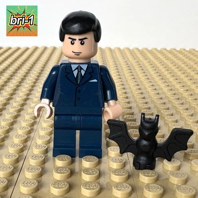 LEGO Batman 1: Dark Blue Suit Bruce Wayne, BAT, bat013, 7783, BATCAVE, 2006 - Image 1 of 4