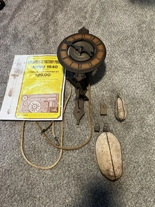 Antiguo Reloj Accionado por Peso "Anno 1640" Movimiento Madera Con Papel Original - Imagen 1 de 14