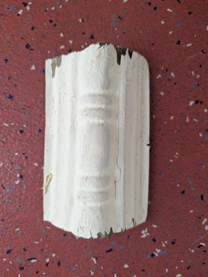 Antiguo borde de esquina de hojalata Shabby Chic moldeado de estaño prensado salvamento arquitectónico Foto 1 de 4