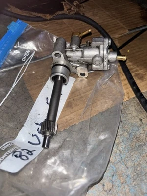 Honda Urban Express Nu50 Nu50M 1982-83 montaje bomba de aceite Foto 1 de 4