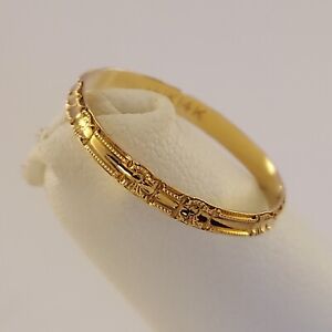 Vintage 14k Gold Ring. Größe 6-1/2.  Blumendesigns. 2 mm Breite. Wunderbarer Stapler
