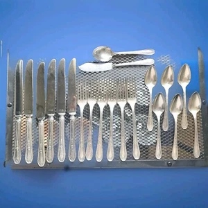 Oneida Community 1926 Hampton Court Pattern Silverplate Flatware Set 21 Pieces - Picture 1 of 20