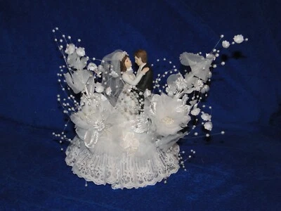 Nuevo Elegante e Impresionante Primer Baile Porcelana Pareja Novia Boda Pastel Topper Foto 1 de 4