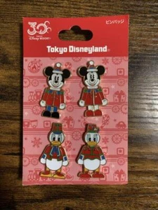 Tokyo Disney Resort Christmas 30th Mickey Minnie Donald Daisy Pin Inc4 #DD448 - Picture 1 of 1