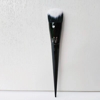 Cepillo de base Kat Von D KVD Lock-It Edge, #10, ¡Nuevo! Foto 1 de 4
