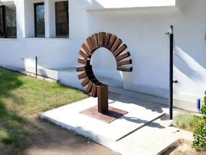 Contemporary Rusted Steel Sculpture – Freestanding Metal Yard Art for Garden - Picture 1 of 8