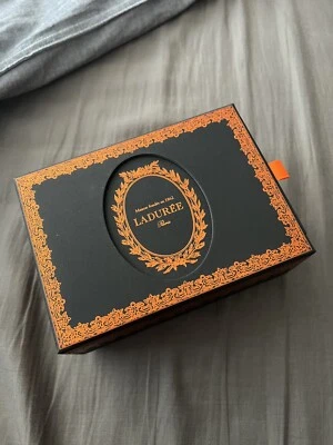 Laduree Halloween 2024 Macaron Caja Regalo ¡NUEVO! ¡Nunca usado! ¡Artículo de coleccionista! Foto 1 de 4