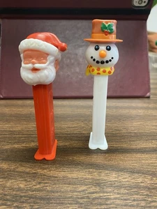 2 Vintage Weihnachtsmann und Schneemann Pez Spender - Bild 1 von 8