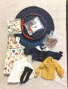Neo Blythe Float Away Dream Fashion Doll Outfit solo Good Smile Company usato JP - Foto 1 di 1