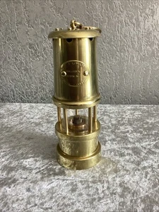 VINTAGE BRASS PARAFFIN HOCKLEY LAMP & LIMELIGHT CO MINERS LAMP -17 CM - SEE AD - Picture 1 of 9