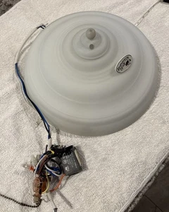 Hampton Bay Ceiling Fan Light Kit with Capacitor/ preowned for parts - Picture 1 of 9
