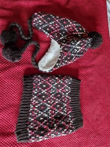 Saltrock Pink, Brown and Blue Bobble Hat with Matching Snood - Picture 1 of 7