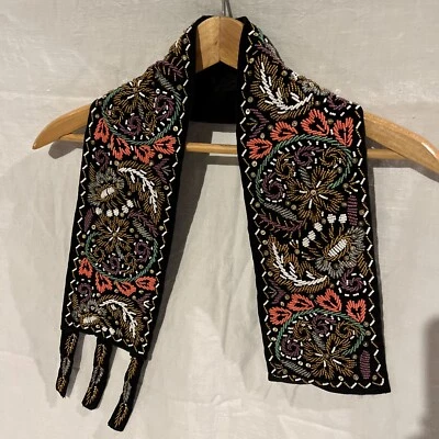 Bufanda húngara de terciopelo con cuentas negras de colección, 34 pulgadas de largo y borlas de 4 pulgadas Foto 1 de 4