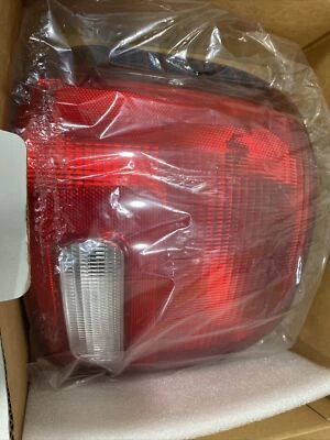 Luz trasera lateral del conductor para Dodge Ram 2500 Van 1999-2003 | Tipo combinado NUEVO Foto 1 de 4