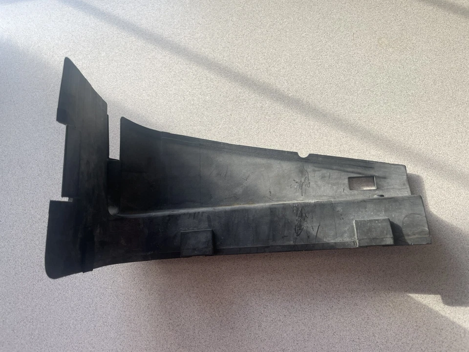 Mercedes-Benz ML320 1998-2003 ~ CUBIERTA DEL SOPORTE DE LA BATERÍA ~ A1635410105 ~ PIEZA OEM Foto 1 de 3