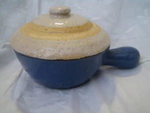 USA Pottery Vintage Blue Small Crock With Tan/Gold Lid & Handle - Picture 1 of 8