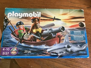 Playmobil 5137 Treasure island Pirates Hammerhead Shark Row Boat New sealed - Picture 1 of 1
