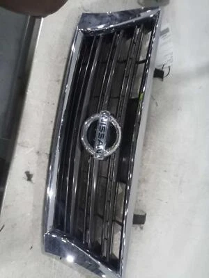 Parrilla superior usada se adapta a: Nissan Sentra 2014 parachoques montado superior S grado superior B Foto 1 de 4