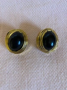Vintage Womens Earrings gold tone  Clip Ons - Picture 1 of 2
