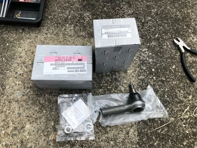 Juego de varilla de amarre exterior delantera derecha y derecha Nissan Skyline R33 R34 GT-R 48520-23U26 Foto 1 de 2